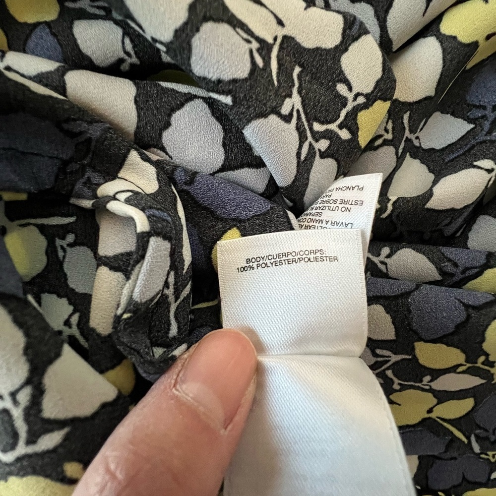 Anne Klein women long sleeve button up blouse with a leaf pattern XL spring - Picture 4 of 4